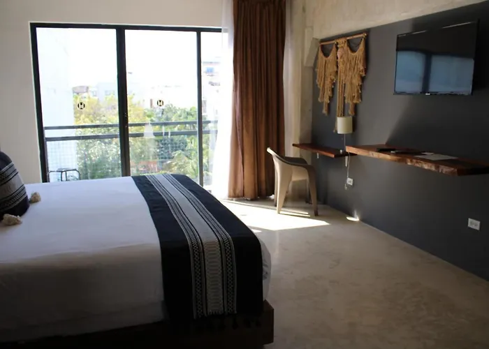 Hotel Sunday 52,