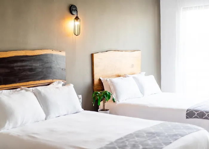 Hotel Sunday 52,