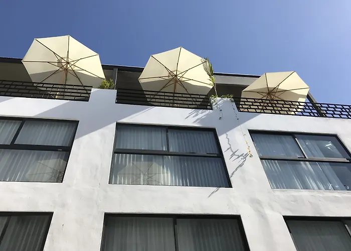 Sunday 52, Hotel 4*