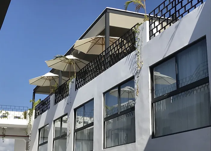 Hotel Sunday 52, 4*